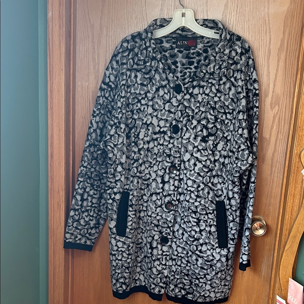 Alfani Women's Black & Gray Leopard Print Button Cardigan Jacket